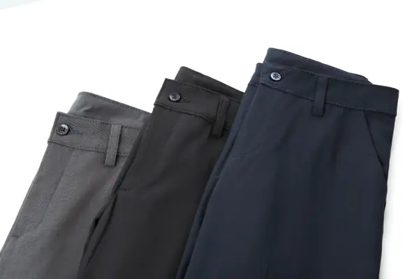 Pantalones de vestir en gris oxford, negro y azul marino