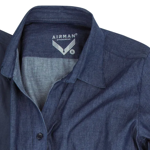 Detalle de cuello y etiqueta de la camisa Navi Denim